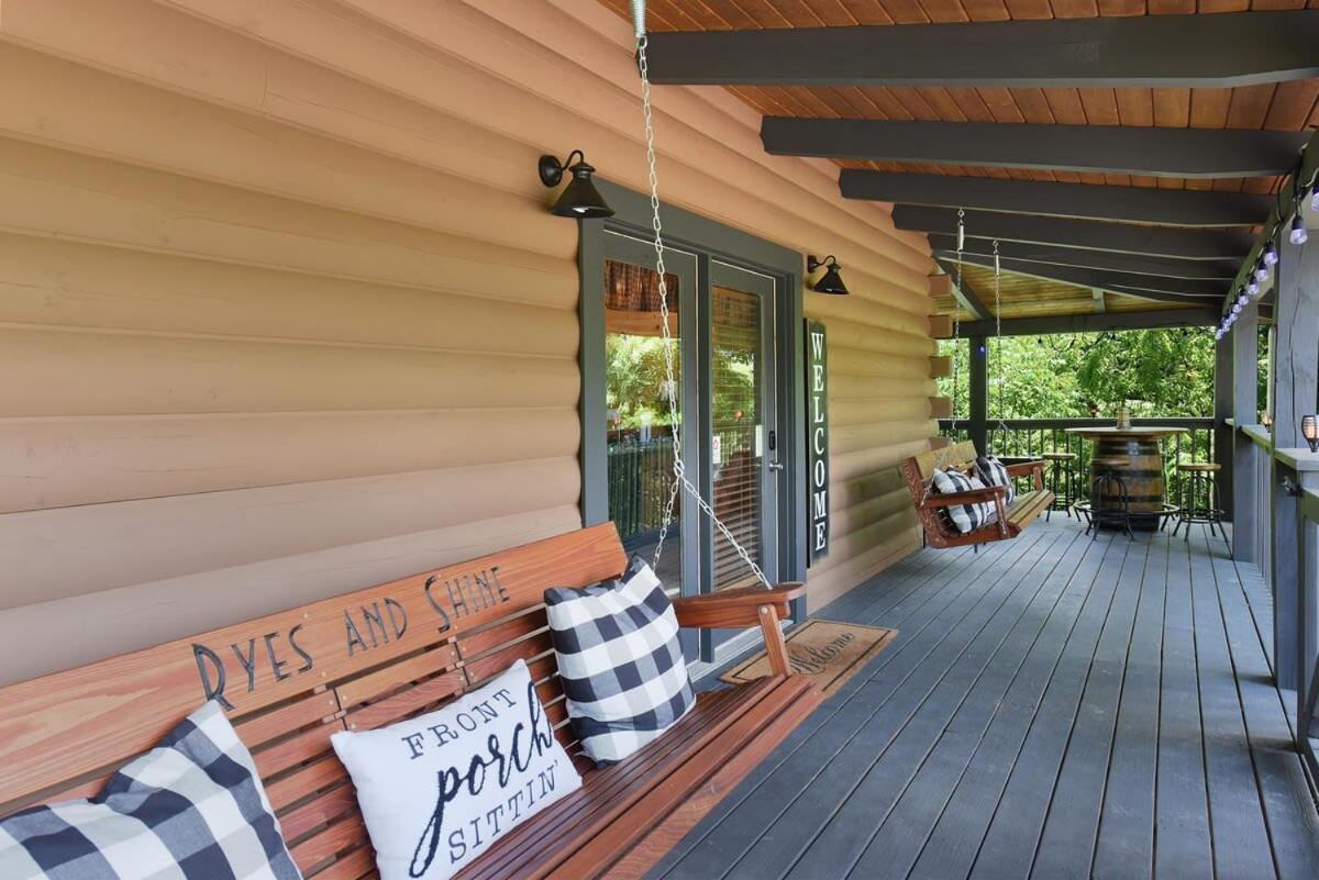 Ryes And Shine Bootlegger'S Cabin! Hot Tub* Pool* Arcade* Billiards *Ev * Pet Friendly Севьервилл Экстерьер фото