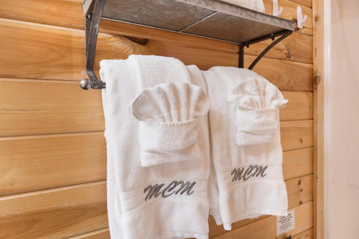 Ryes And Shine Bootlegger'S Cabin! Hot Tub* Pool* Arcade* Billiards *Ev * Pet Friendly Севьервилл Экстерьер фото