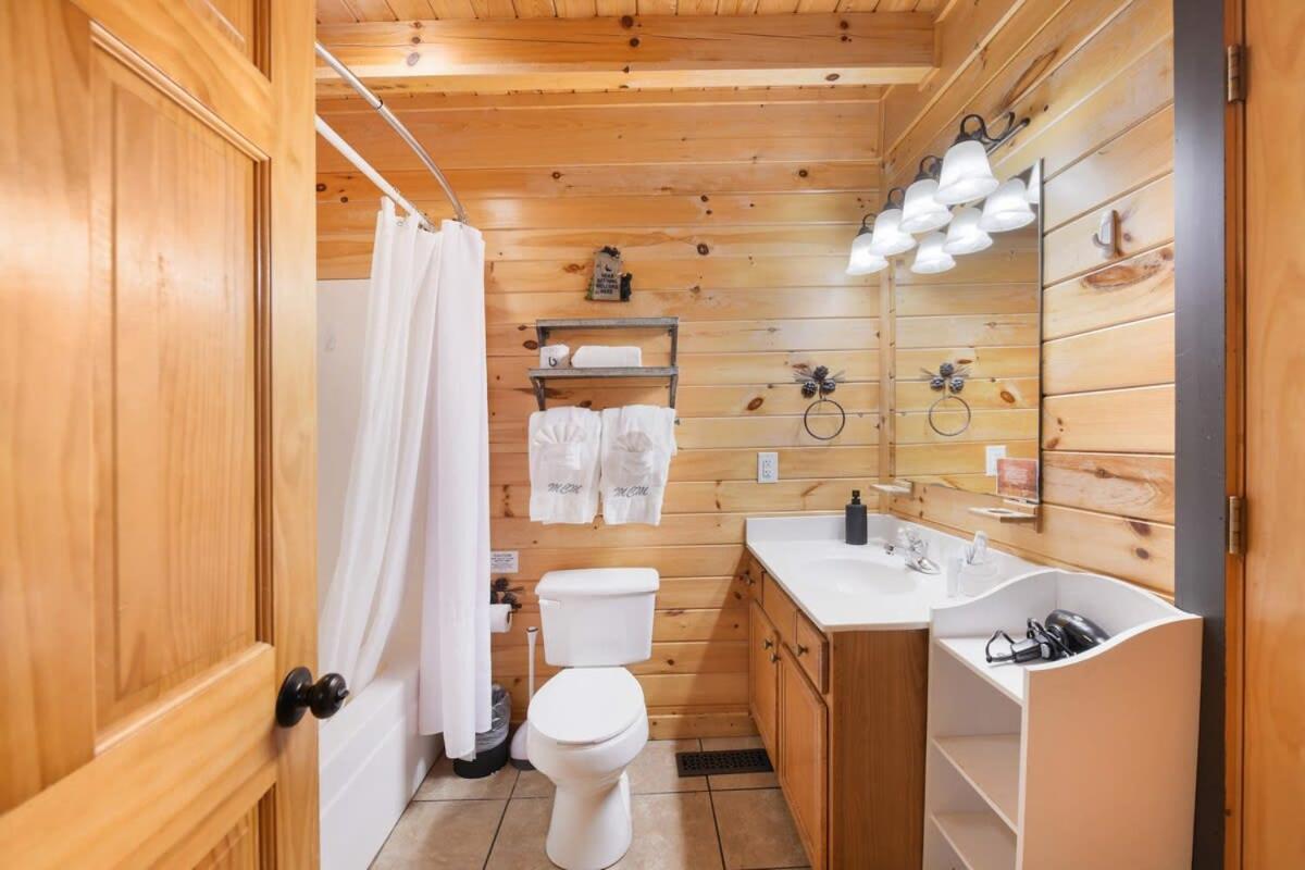 Ryes And Shine Bootlegger'S Cabin! Hot Tub* Pool* Arcade* Billiards *Ev * Pet Friendly Севьервилл Экстерьер фото
