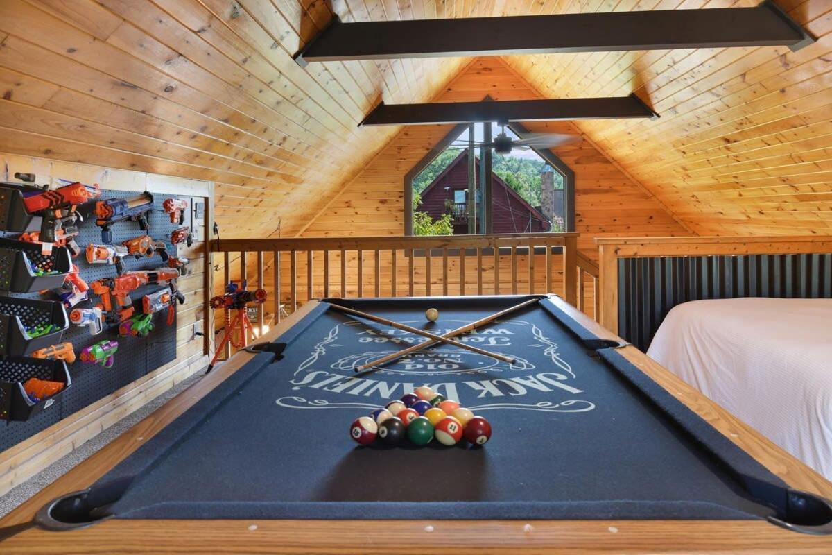 Ryes And Shine Bootlegger'S Cabin! Hot Tub* Pool* Arcade* Billiards *Ev * Pet Friendly Севьервилл Экстерьер фото