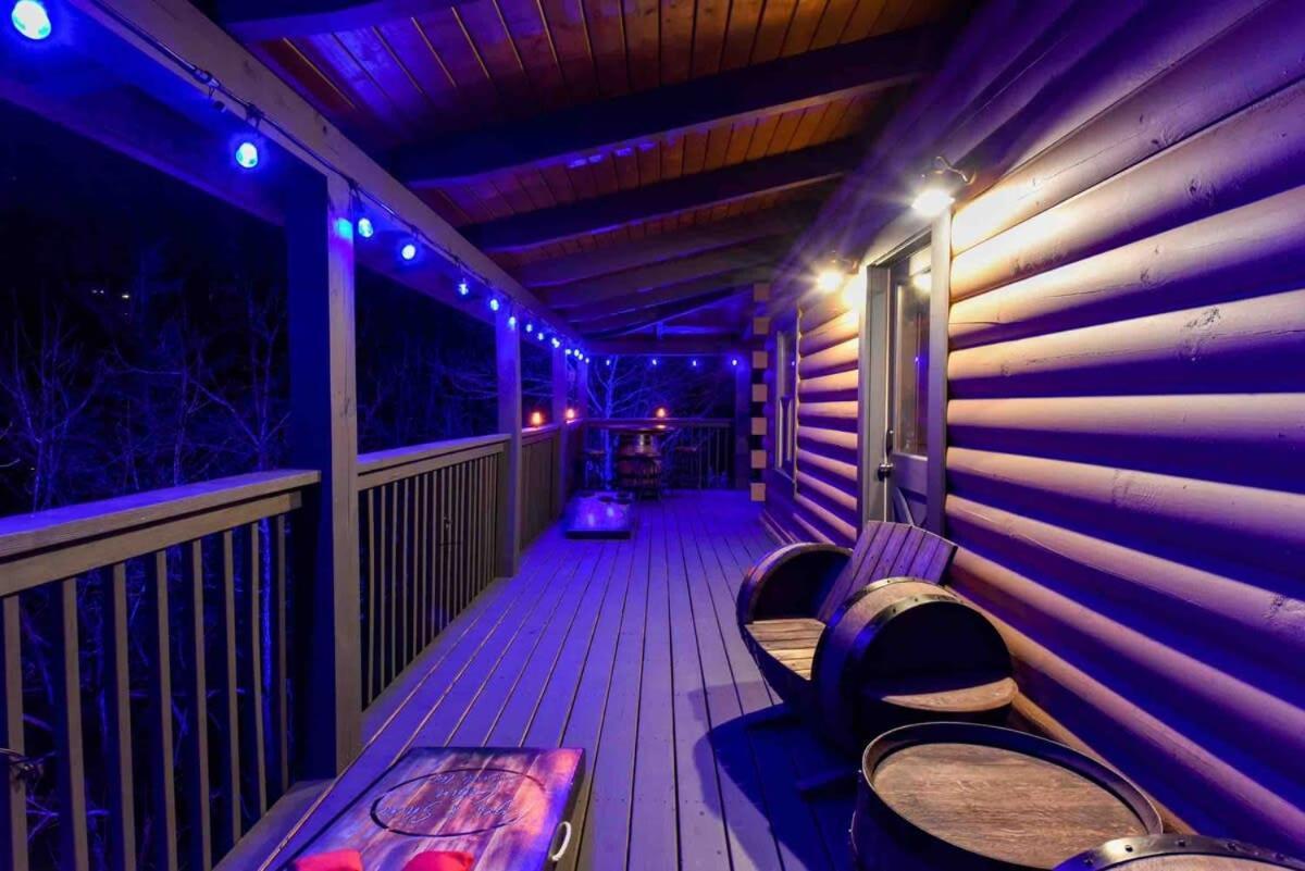 Ryes And Shine Bootlegger'S Cabin! Hot Tub* Pool* Arcade* Billiards *Ev * Pet Friendly Севьервилл Экстерьер фото