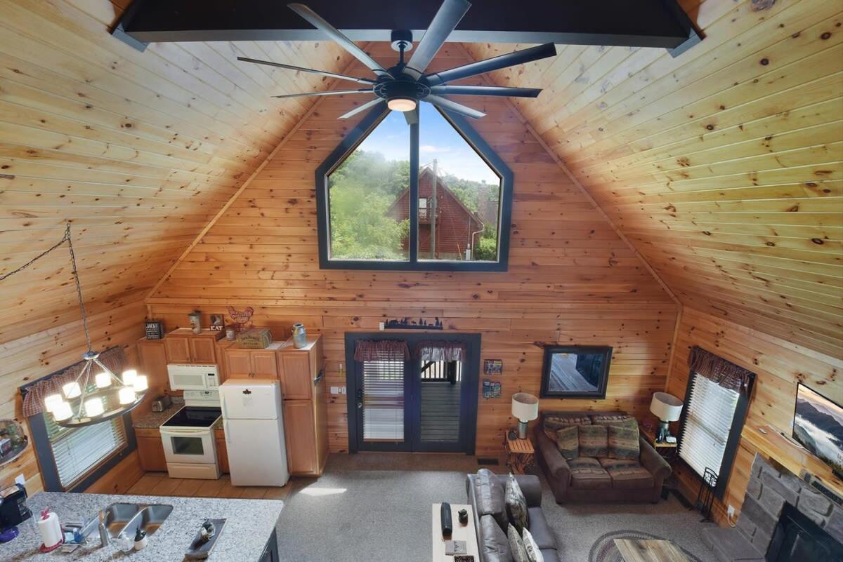 Ryes And Shine Bootlegger'S Cabin! Hot Tub* Pool* Arcade* Billiards *Ev * Pet Friendly Севьервилл Экстерьер фото