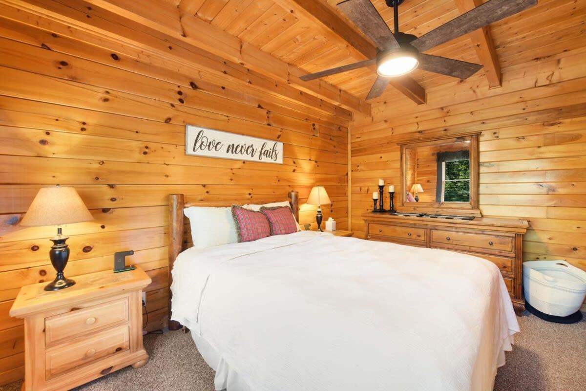 Ryes And Shine Bootlegger'S Cabin! Hot Tub* Pool* Arcade* Billiards *Ev * Pet Friendly Севьервилл Экстерьер фото