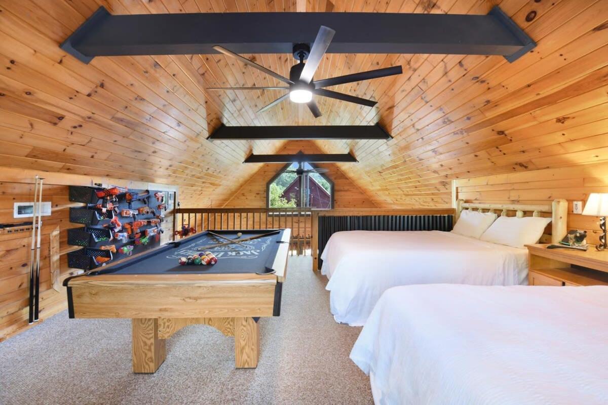 Ryes And Shine Bootlegger'S Cabin! Hot Tub* Pool* Arcade* Billiards *Ev * Pet Friendly Севьервилл Экстерьер фото