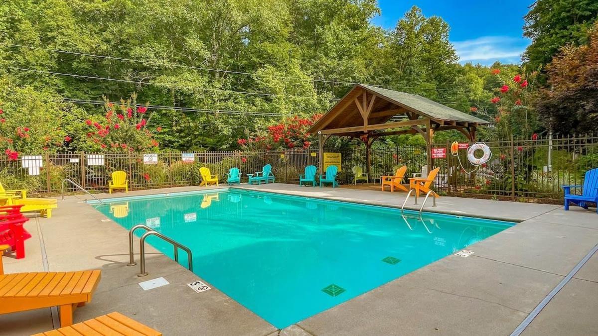 Ryes And Shine Bootlegger'S Cabin! Hot Tub* Pool* Arcade* Billiards *Ev * Pet Friendly Севьервилл Экстерьер фото